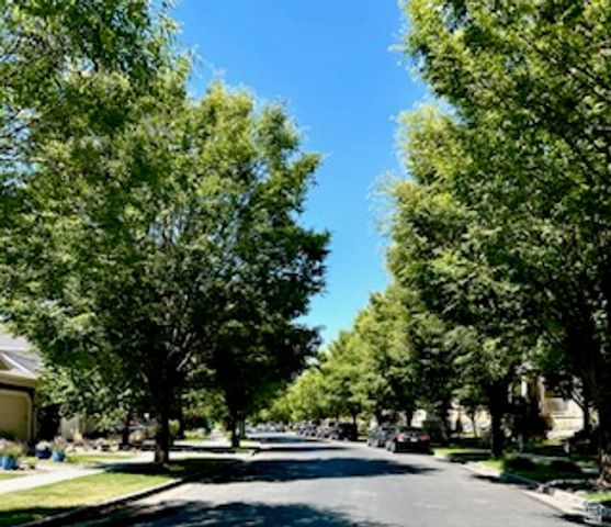 4447 W SILENT RAIN DR, South Jordan, UT 84009
