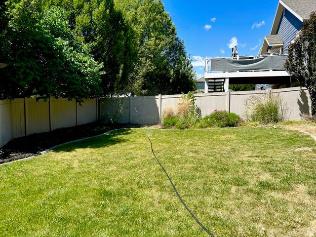 4447 W SILENT RAIN DR, South Jordan, UT 84009