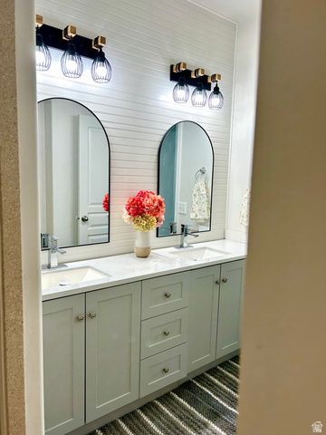 4447 W SILENT RAIN DR, South Jordan, UT 84009