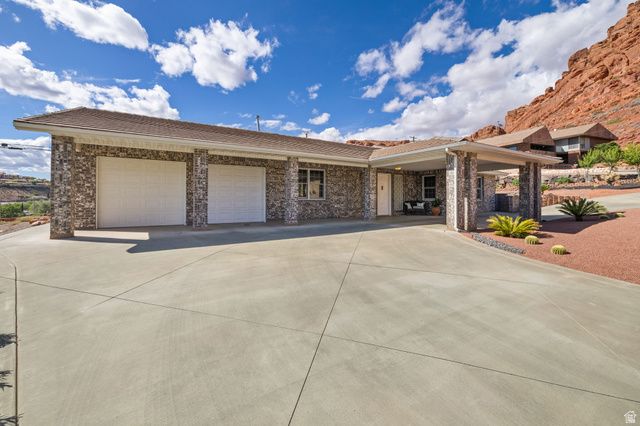 339 W SANDSTONE CIR, St. George, UT 84790