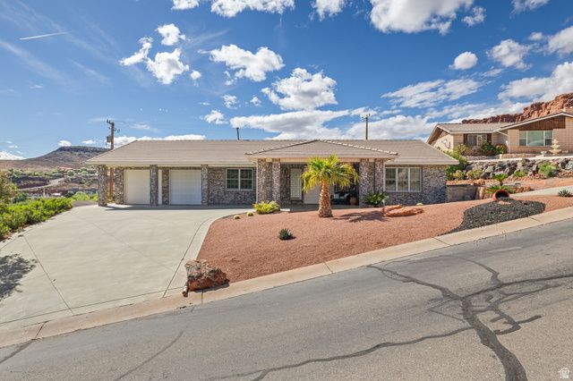 339 W SANDSTONE CIR, St. George, UT 84790