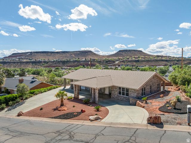 339 W SANDSTONE CIR, St. George, UT 84790