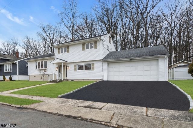 183 Winifred Dr, Totowa Boro, NJ 07512