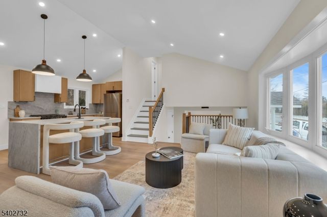 183 Winifred Dr, Totowa Boro, NJ 07512