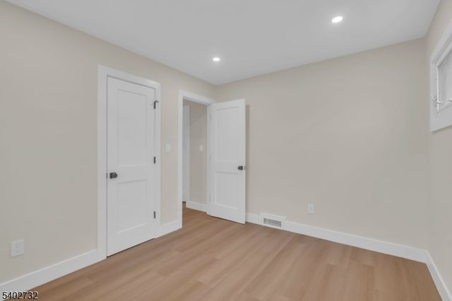 183 Winifred Dr, Totowa Boro, NJ 07512