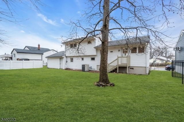 183 Winifred Dr, Totowa Boro, NJ 07512