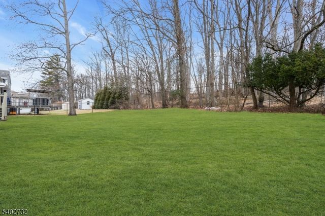 183 Winifred Dr, Totowa Boro, NJ 07512