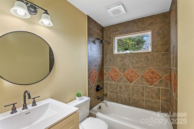 5 Elmore Street, Asheville, NC 28804