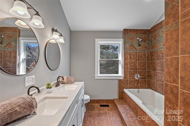 5 Elmore Street, Asheville, NC 28804