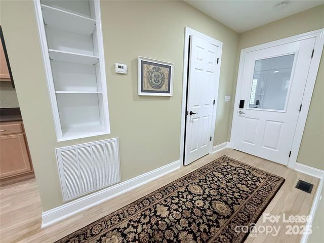 5 Elmore Street, Asheville, NC 28804