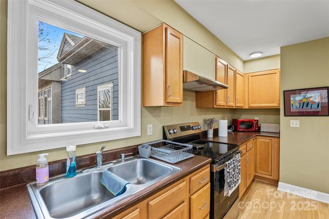 5 Elmore Street, Asheville, NC 28804