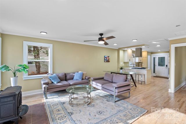 5 Elmore Street, Asheville, NC 28804