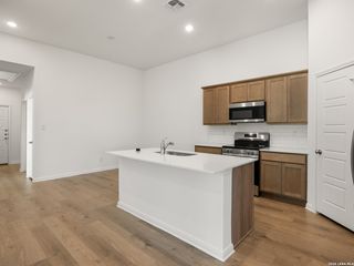 5415 Devils Gate Unit 1, Converse, TX 78109