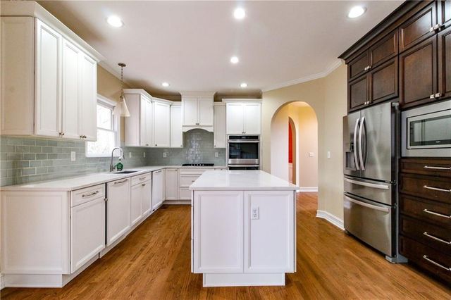 5229 Camden Lake NW Parkway, Acworth, GA 30101