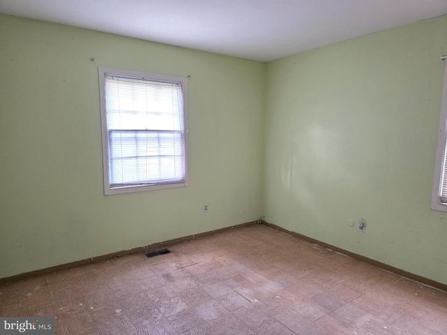 33 EVERGREEN DR, Willingboro, NJ 08046