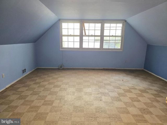 33 EVERGREEN DR, Willingboro, NJ 08046