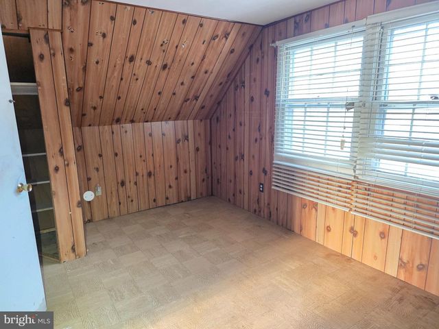 33 EVERGREEN DR, Willingboro, NJ 08046