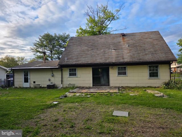 33 EVERGREEN DR, Willingboro, NJ 08046