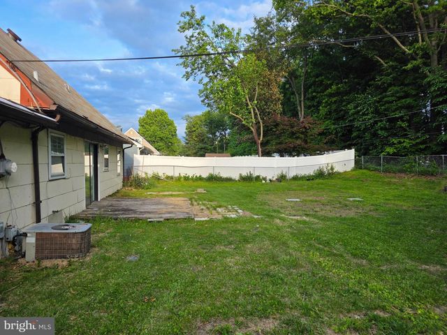33 EVERGREEN DR, Willingboro, NJ 08046