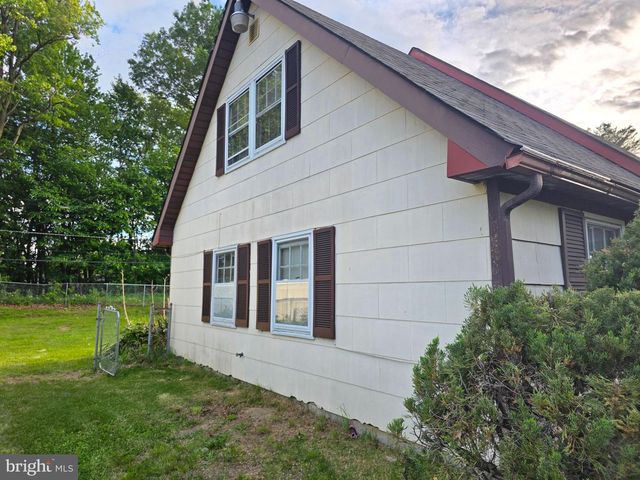 33 EVERGREEN DR, Willingboro, NJ 08046