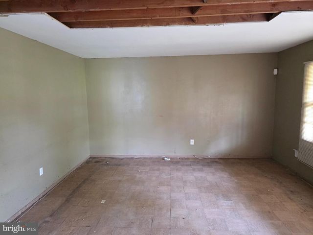 33 EVERGREEN DR, Willingboro, NJ 08046