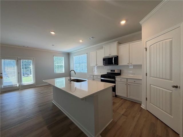 178 King Village, Braselton, GA 30517