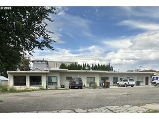 1817 2ND St, Baker City, OR 97814