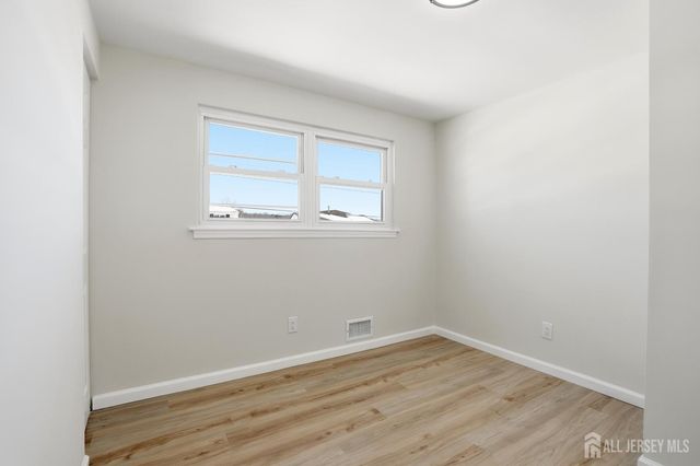 11 Lincroft Avenue, Old Bridge, NJ 08857