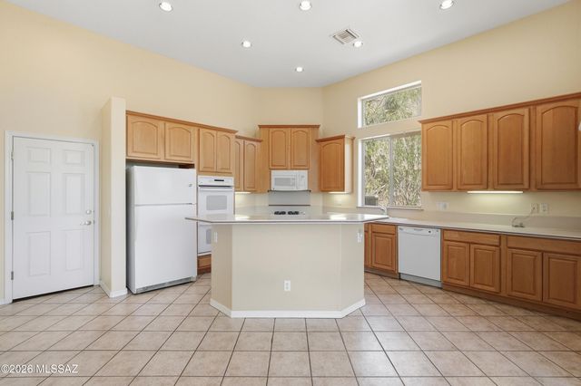 4906 N Bonita Ridge Avenue, Tucson, AZ 85750