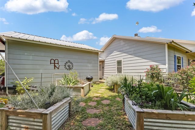 2271 County Road 112, Burnet, TX 78611