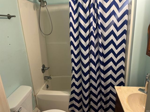 202 N Van Buren Avenue, Fowler, IN 47944