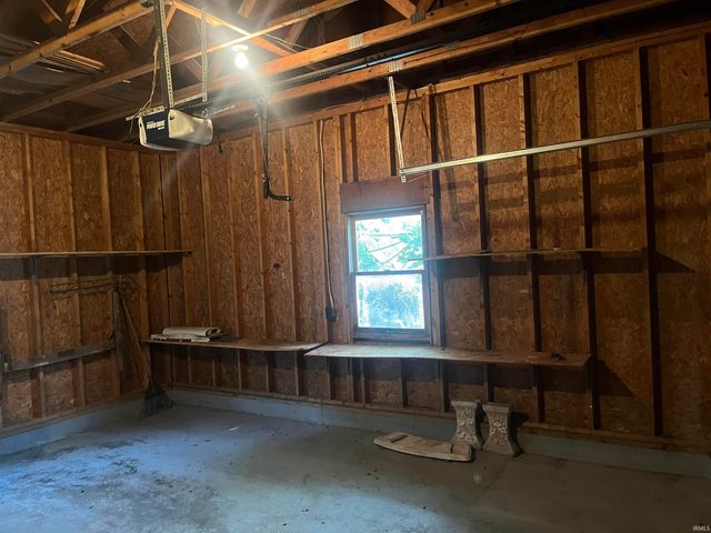 202 N Van Buren Avenue, Fowler, IN 47944