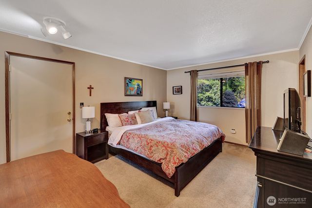 24229 26th Place S, Des Moines, WA 98198