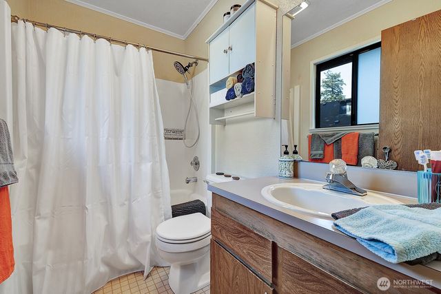 24229 26th Place S, Des Moines, WA 98198