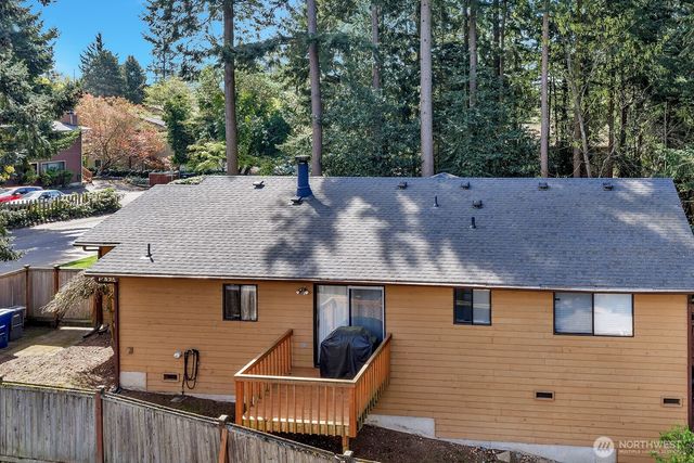 24229 26th Place S, Des Moines, WA 98198
