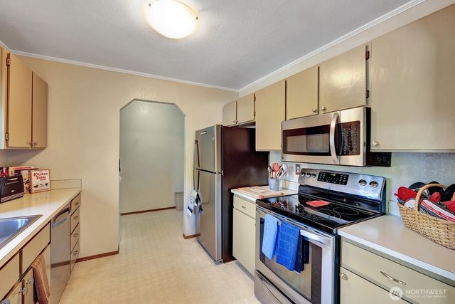 24229 26th Place S, Des Moines, WA 98198