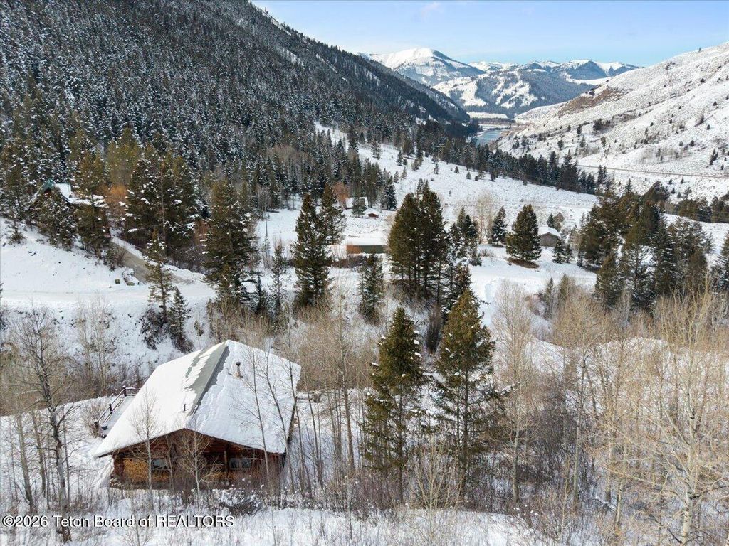 1035 E DEER CREEK Drive, Jackson, WY 83001 photo 7