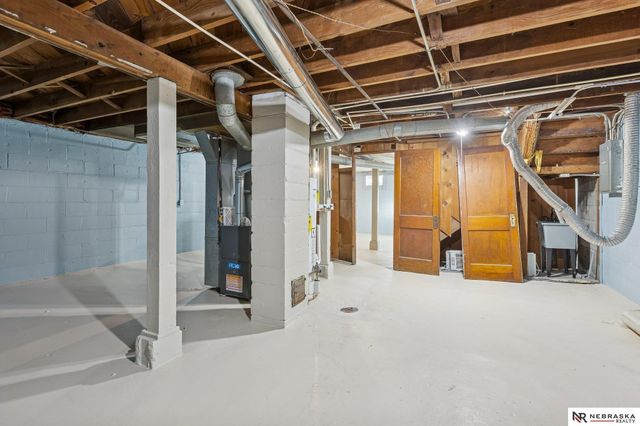 4204 Bedford Avenue, Omaha, NE 68111