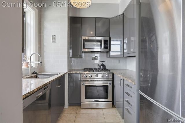 2900 E Jefferson 602, Detroit, MI 48207