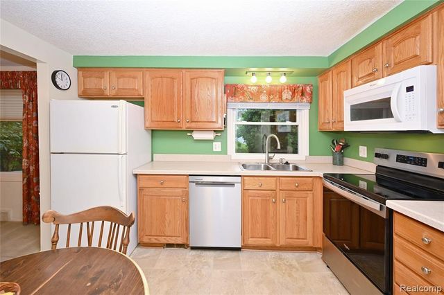 30025 Spring River Drive, Southfield, MI 48076