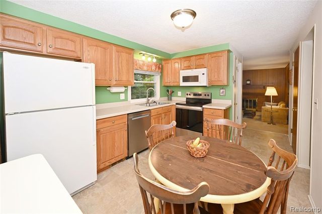 30025 Spring River Drive, Southfield, MI 48076