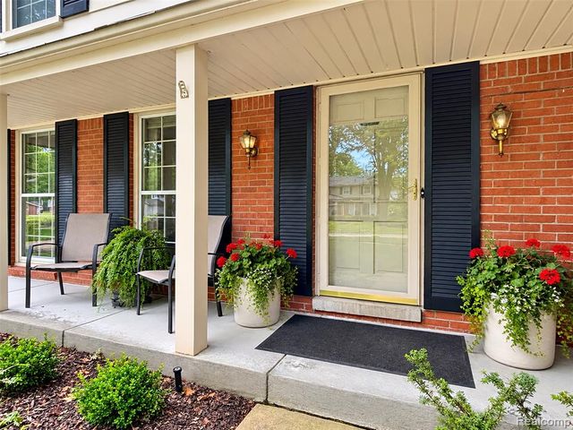 30025 Spring River Drive, Southfield, MI 48076