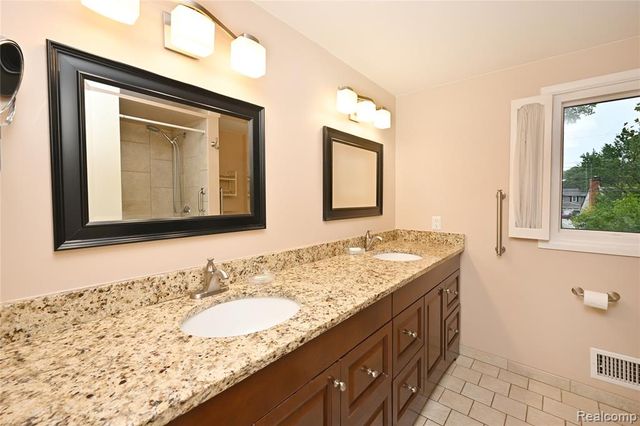 30025 Spring River Drive, Southfield, MI 48076