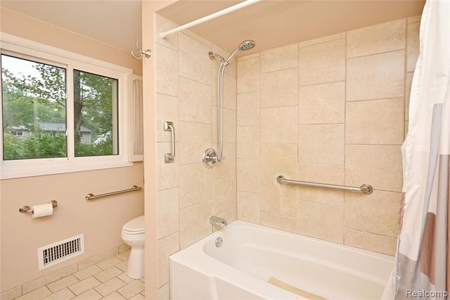 30025 Spring River Drive, Southfield, MI 48076