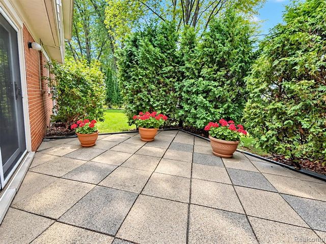 30025 Spring River Drive, Southfield, MI 48076
