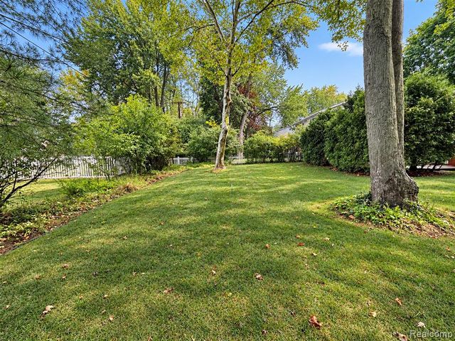 30025 Spring River Drive, Southfield, MI 48076
