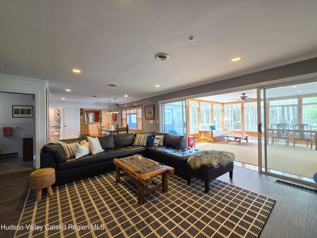 8 W Delaware Pl Extension, Smallwood, NY 12778