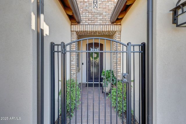 297 E VETERANS Way, Queen Creek, AZ 85140