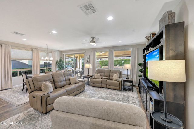 297 E VETERANS Way, Queen Creek, AZ 85140