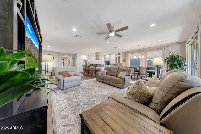 297 E VETERANS Way, Queen Creek, AZ 85140